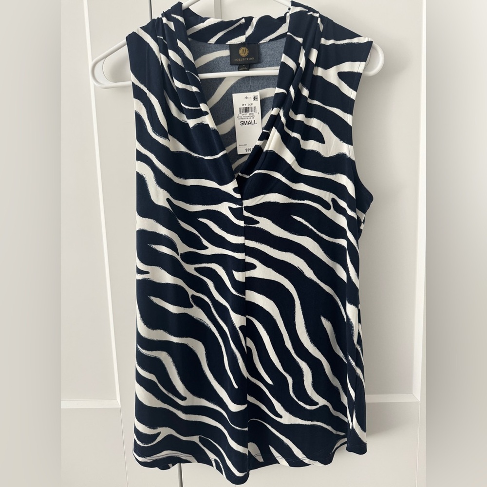 NWT JM Collection Sleeveless V-Neck Zebra Print Top in Navy & White, Size Small